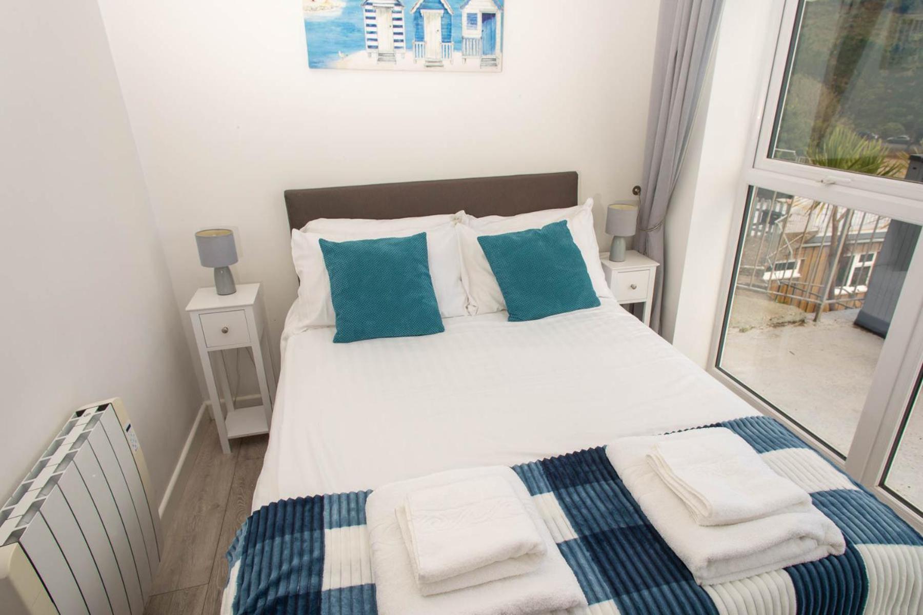 Pet Friendly Sea View Villa Millendreath Looe Quarto foto